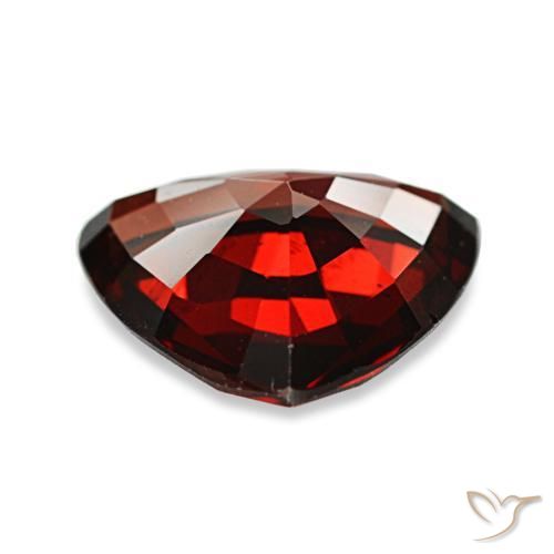 3.27カラットの天然ディープレッドアルマンディンガーネット（10.1×10 mm・トリリアント）