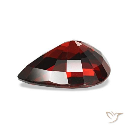2.43カラットの天然ダークレッドアルマンディンガーネット（9.8×7.8 mm・洋梨の形）