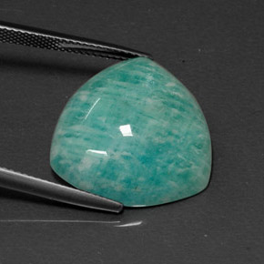15.96カラットの天然グリーンアマゾナイト（19.8×19.3 mm・トリリアント）