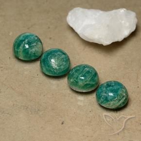 Shop natural 9.40ct クールグリーン アマゾナイト gems, ラウンド, from マダガスカル at GemSelect. In stock, global shipping!