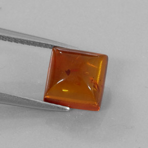 1.23カラットの天然イエローオレンジ琥珀（アンバー）（8×8 mm・透明）