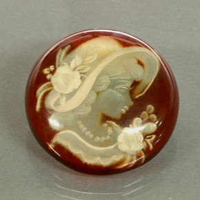 14.67カラットの天然イエローオレンジ琥珀（アンバー）（25.5×7.6 mm・透明）