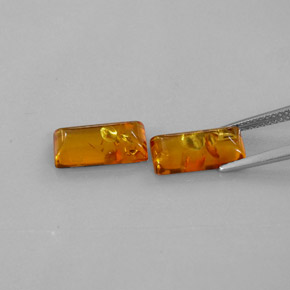 カラットの天然イエローオレンジ琥珀（アンバー）（11.9×6 mm・透明）
