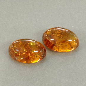 カラットの天然イエローオレンジ琥珀（アンバー）（13.9×9.9 mm・透明）