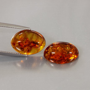 カラットの天然イエローオレンジ琥珀（アンバー）（13.8×9.9 mm・透明）