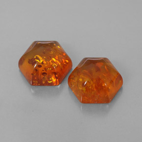カラットの天然イエローオレンジ琥珀（アンバー）（9.1×8 mm・透明）