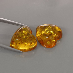 カラットの天然イエローオレンジ琥珀（アンバー）（15.8×15.7 mm・透明）