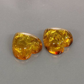 カラットの天然イエローオレンジ琥珀（アンバー）（15.8×15.7 mm・透明）