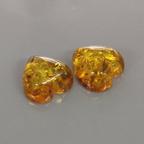 カラットの天然イエローオレンジ琥珀（アンバー）（15.6×15.5 mm・透明）