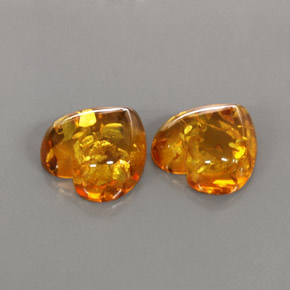 カラットの天然イエローオレンジ琥珀（アンバー）（16.2×16.1 mm・透明）