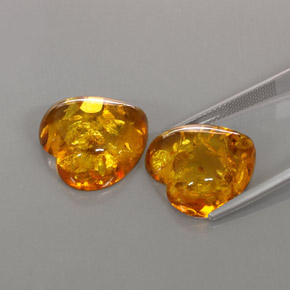 カラットの天然イエローオレンジ琥珀（アンバー）（16.2×16.1 mm・透明）
