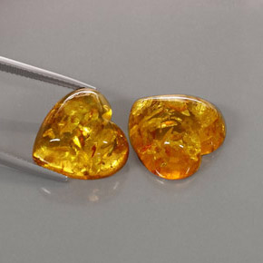 カラットの天然イエローオレンジ琥珀（アンバー）（16.1×16 mm・透明）