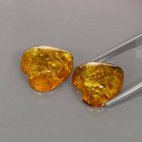 カラットの天然イエローオレンジ琥珀（アンバー）（16.1×16 mm・透明）