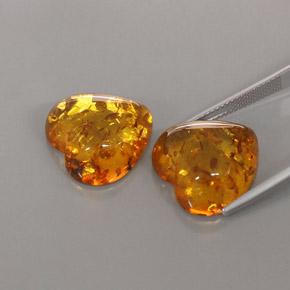 カラットの天然イエローオレンジ琥珀（アンバー）（15.9×15.8 mm・透明）