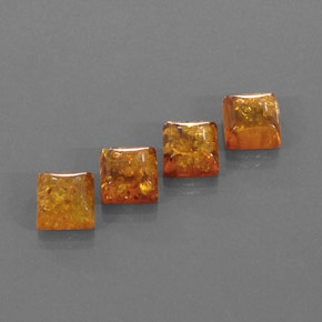 カラットの天然イエローオレンジ琥珀（アンバー）（8.1×8 mm・透明）