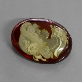18.89カラットの天然オレンジブラウン琥珀（アンバー）（31.8×23.2 mm・透明）