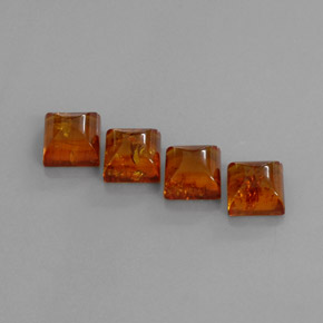カラットの天然イエローオレンジ琥珀（アンバー）（8.1×8 mm・透明）