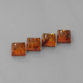 カラットの天然イエローオレンジ琥珀（アンバー）（8.1×8 mm・透明）