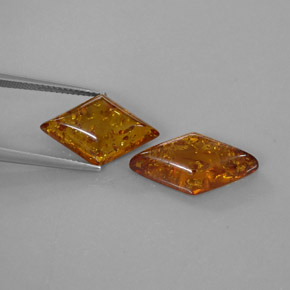 カラットの天然イエローオレンジ琥珀（アンバー）（19.5×10.7 mm・透明）
