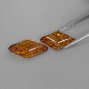 カラットの天然イエローオレンジ琥珀（アンバー）（19.5×10.7 mm・透明）