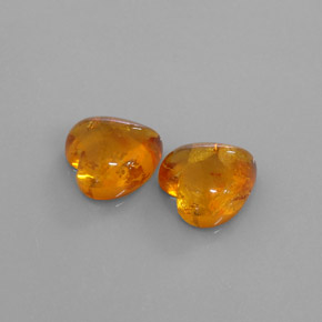 カラットの天然イエローオレンジ琥珀（アンバー）（15.9×15.7 mm・透明）