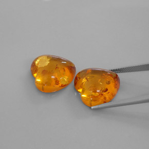 カラットの天然イエローオレンジ琥珀（アンバー）（16.1×15.8 mm・透明）