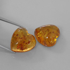 カラットの天然イエローオレンジ琥珀（アンバー）（15.9×15.9 mm・透明）