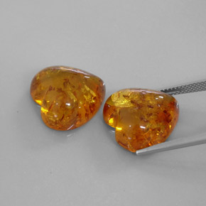 カラットの天然イエローオレンジ琥珀（アンバー）（15.9×15.9 mm・透明）