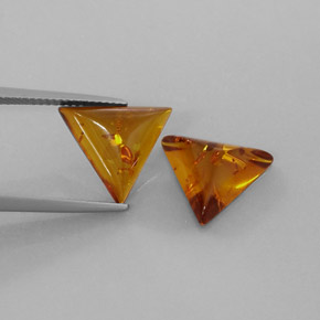 カラットの天然イエローオレンジ琥珀（アンバー）（13.2×11.5 mm・透明）