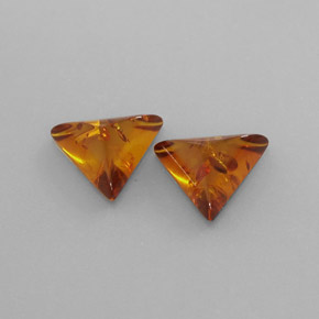 カラットの天然イエローオレンジ琥珀（アンバー）（13.2×11.5 mm・透明）