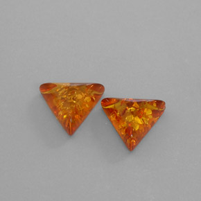 カラットの天然イエローオレンジ琥珀（アンバー）（13.6×11.9 mm・透明）