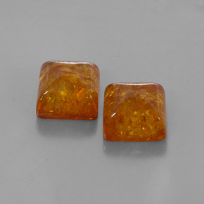 カラットの天然イエローオレンジ琥珀（アンバー）（7.9×7.9 mm・透明）