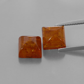 カラットの天然イエローオレンジ琥珀（アンバー）（7.9×7.9 mm・透明）