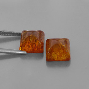 カラットの天然イエローオレンジ琥珀（アンバー）（8×8 mm・透明）