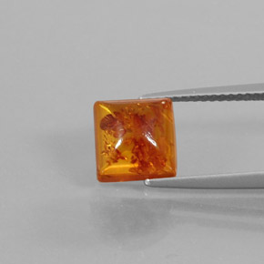 1.32カラットの天然イエローオレンジ琥珀（アンバー）（8×8 mm・透明）