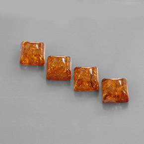 カラットの天然琥珀（アンバー）琥珀（アンバー）（8.1×8.1 mm・透明）