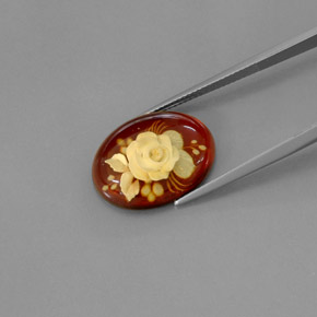 5.43カラットの天然イエローオレンジ琥珀（アンバー）（19.8×14.8 mm・透明）