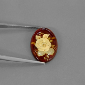 5.59カラットの天然イエローオレンジ琥珀（アンバー）（19.7×14.8 mm・透明）