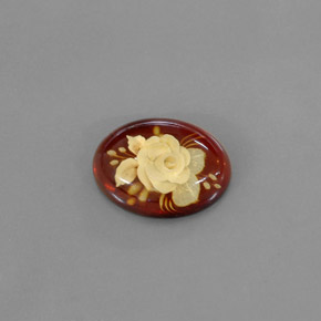 5.59カラットの天然イエローオレンジ琥珀（アンバー）（19.7×14.8 mm・透明）