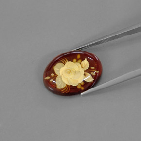 5.59カラットの天然イエローオレンジ琥珀（アンバー）（19.7×14.8 mm・透明）