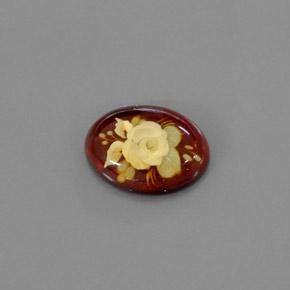 5.58カラットの天然イエローオレンジ琥珀（アンバー）（19.9×14.8 mm・透明）