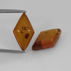 カラットの天然イエローオレンジ琥珀（アンバー）（19.4×10.7 mm・透明）