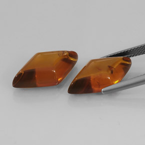 カラットの天然イエローオレンジ琥珀（アンバー）（19.4×10.7 mm・透明）