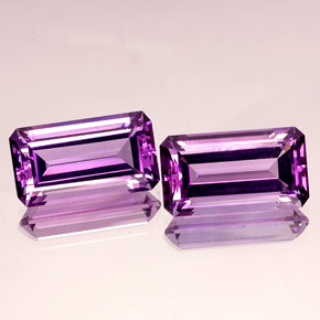 カラットの天然バイオレットアメジスト（18.1×10.1 mm・エメラルドカット）