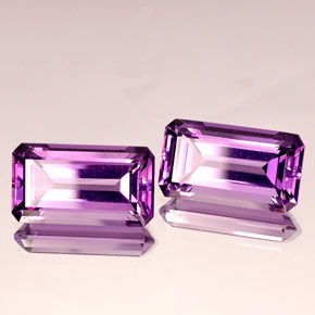 カラットの天然バイオレットアメジスト（17.9×10.1 mm・エメラルドカット）