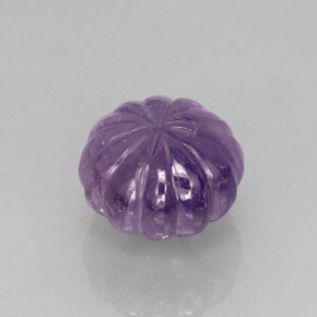 21.93カラットの天然バイオレットアメジスト（16.7×11.6 mm・透明）
