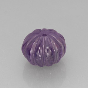 16.95カラットの天然バイオレットアメジスト（14.9×11 mm・透明）