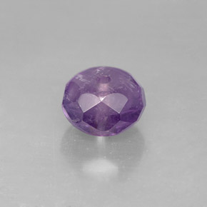 2.63カラットの天然バイオレットアメジスト（8.3×8.1 mm・透明）