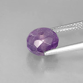 2.63カラットの天然バイオレットアメジスト（8.3×8.1 mm・透明）