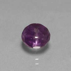 2.62カラットの天然バイオレットアメジスト（8.4×8.4 mm・透明）